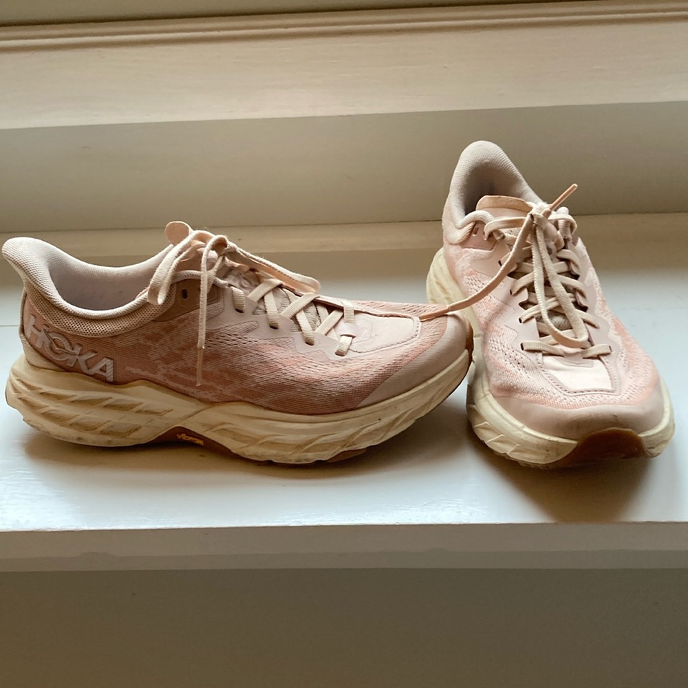 Hoka speed goat 5 Sz 8.5 Cream/Sandstone